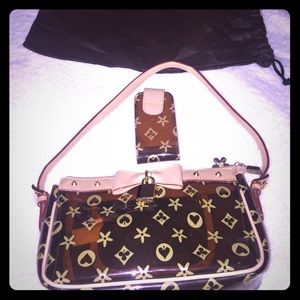 ⚜️🔶♠️Looks like Louis Vuitton!!♠️🔶⚜️